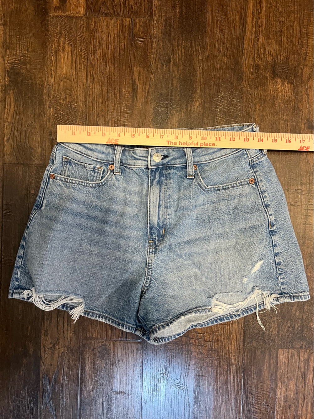 American Eagle Outfitters Light Blue Distressed High-Rise Mom Short Women 10 - Picture 8 of 10